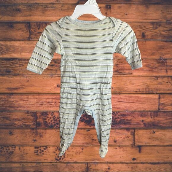 5 for $25🔥3-6 Months Circo Grey Striped Footie Pajama Jumpsuit - Picture 1 of 5
